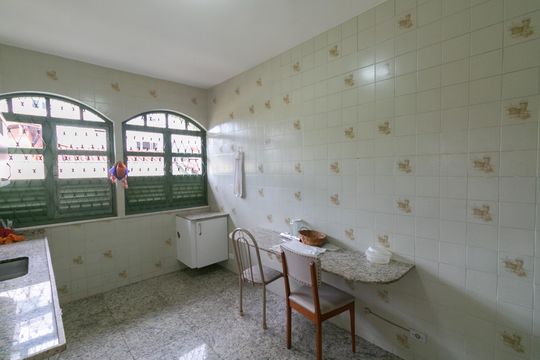 Casa à venda com 4 quartos, 260m² em Itapoã, Belo Horizonte