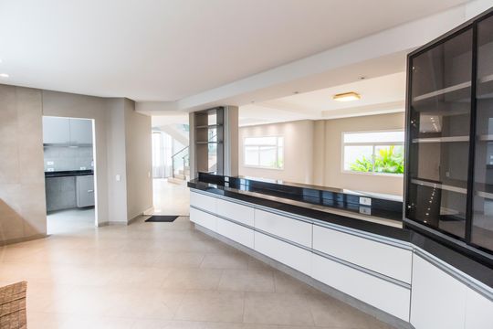 Cozinha de casa de condomínio à venda com 4 quartos, 471m² em Residencial 18 do Forte, Santana de Parnaíba