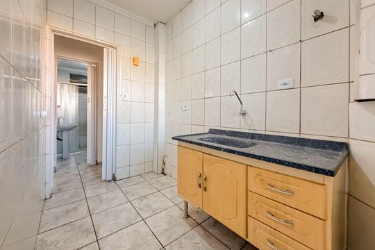 Cozinha de apartamento à venda com 1 quarto, 46m² em Liberdade, São Paulo