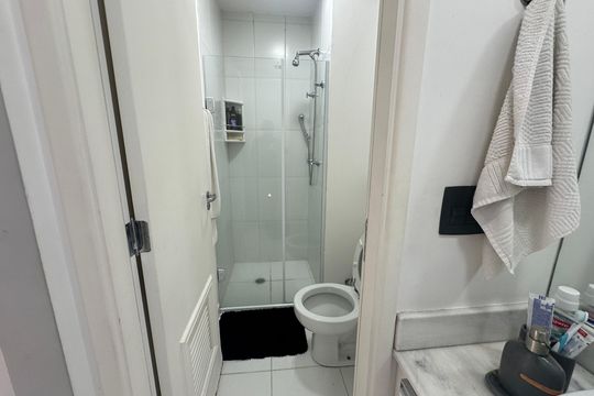 Banheiro de apartamento para alugar com 1 quarto, 44m² em Melville Empresarial Ii, Barueri