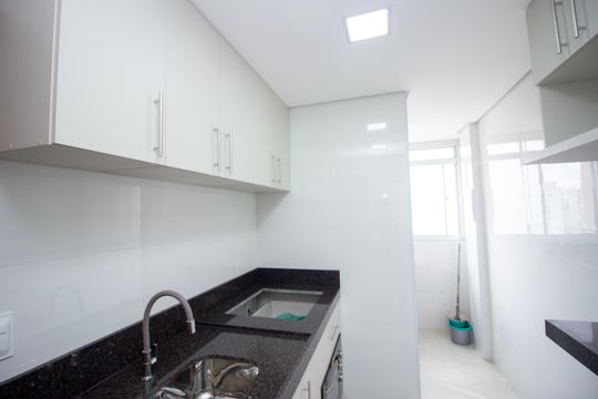 Cozinha e Área de Serviço de apartamento à venda com 2 quartos, 60m² em Alvorada, Contagem