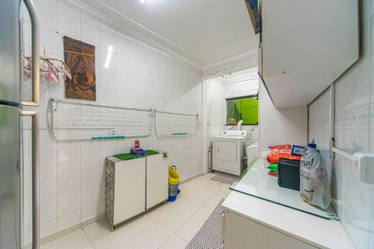 Área de serviço  de casa à venda com 4 quartos, 204m² em Vila América, Santo André