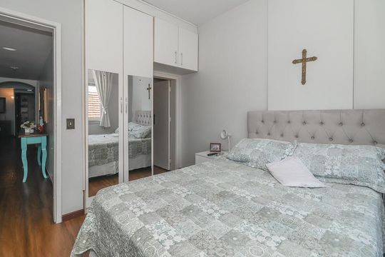 Quarto Suíte de apartamento à venda com 3 quartos, 97m² em Independência, Porto Alegre