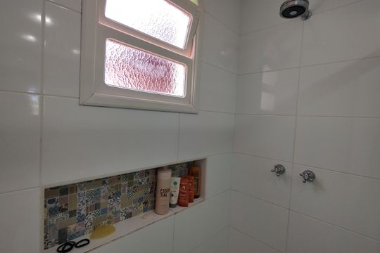 Banheiro Social de casa de condomínio para alugar com 3 quartos, 306m² em Freguesia (jacarepaguá), Rio de Janeiro