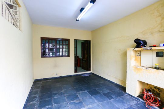 Garagem de casa à venda com 3 quartos, 138m² em Jardim Frei Galvao, Taboão da Serra