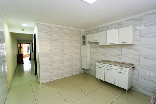 cozinha de casa à venda com 3 quartos, 138m² em Jardim Frei Galvao, Taboão da Serra