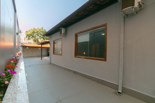 Área comum de casa à venda com 4 quartos, 360m² em Serrano, Belo Horizonte