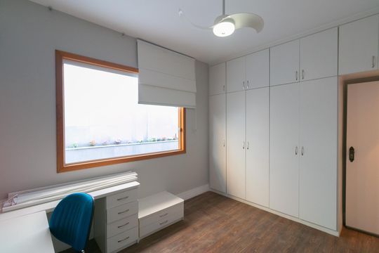 Quarto 3 de casa à venda com 4 quartos, 360m² em Serrano, Belo Horizonte