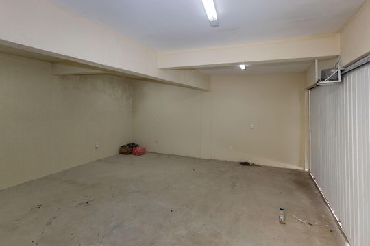 Garagem de casa à venda com 4 quartos, 200m² em Vila Maria do Carmo, Nova Lima