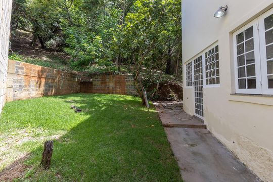 Quintal 1 de casa à venda com 4 quartos, 200m² em Vila Maria do Carmo, Nova Lima