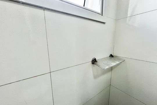 Banheiro de apartamento para alugar com 1 quarto, 27m² em Parada Inglesa, São Paulo