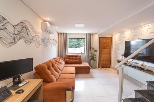 Sala de casa de condomínio à venda com 2 quartos, 115m² em Vila Ré, São Paulo