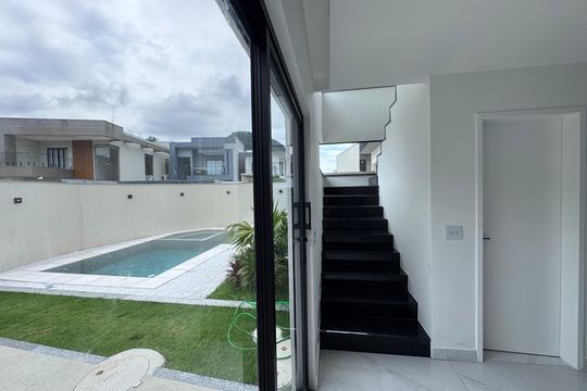 Sala de apartamento à venda com 3 quartos, 240m² em Vargem Pequena, Rio de Janeiro