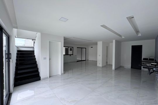 Sala de apartamento à venda com 3 quartos, 240m² em Vargem Pequena, Rio de Janeiro
