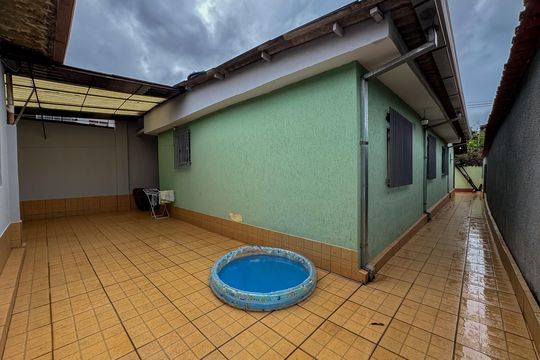 Quintal de casa à venda com 3 quartos, 220m² em Pompéia, Belo Horizonte