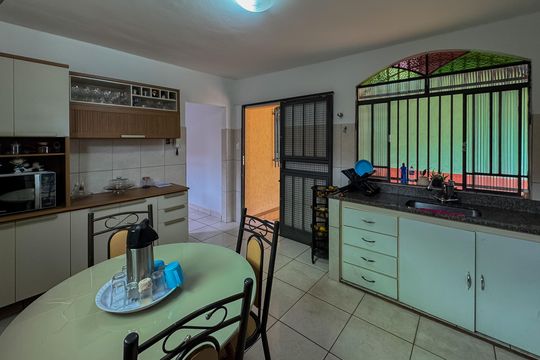 Cozinha de casa à venda com 3 quartos, 220m² em Pompéia, Belo Horizonte