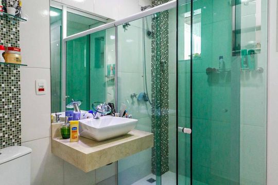 Banheiro de apartamento à venda com 2 quartos, 106m² em Santo Amaro, São Paulo