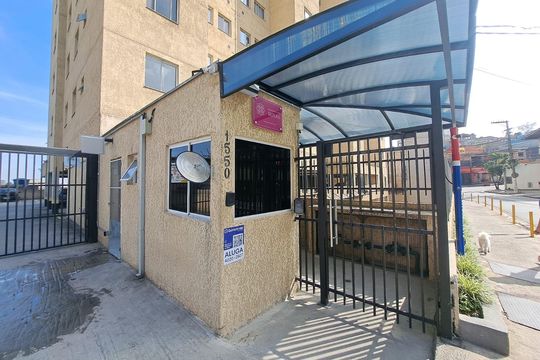 Fachada de apartamento para alugar com 2 quartos, 37m² em Santa Maria, Osasco