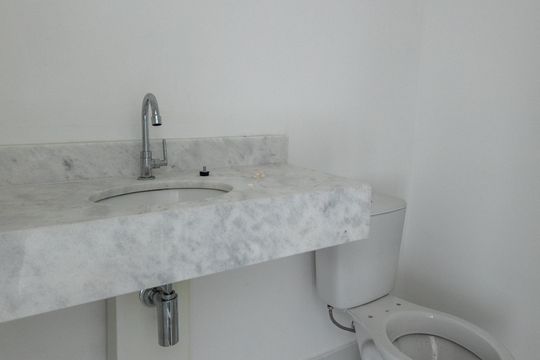 Lavabo de apartamento à venda com 2 quartos, 55m² em Taquaral, Campinas