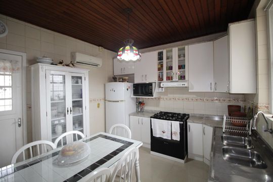 Cozinha de apartamento à venda com 2 quartos, 71m² em Petrópolis, Porto Alegre