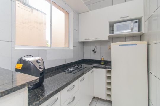 Cozinha de apartamento para alugar com 1 quarto, 33m² em Cidade Baixa, Porto Alegre