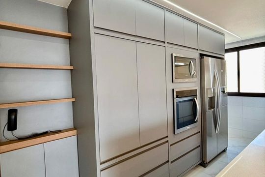 Cozinha de apartamento à venda com 4 quartos, 253m² em Chácara Agrindus, Taboão da Serra