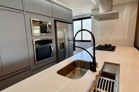 Cozinha de apartamento à venda com 4 quartos, 253m² em Chácara Agrindus, Taboão da Serra