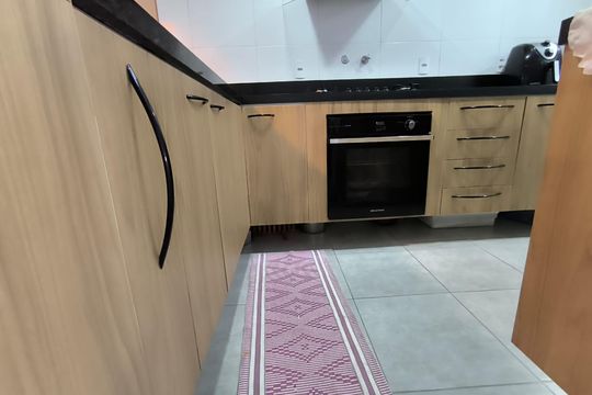 Cozinha de apartamento à venda com 2 quartos, 51m² em Vila Nogueira, Diadema
