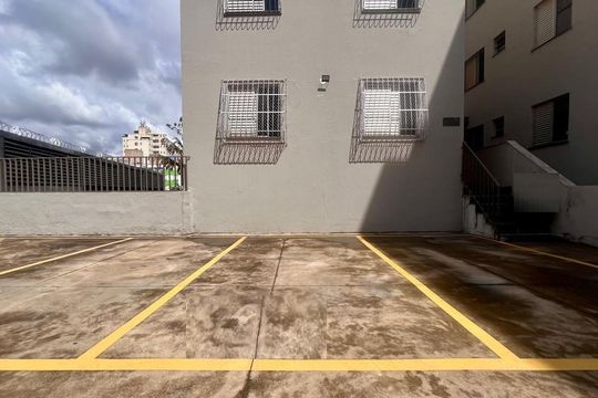 Garagem de apartamento à venda com 4 quartos, 67m² em Santa Efigênia, Belo Horizonte