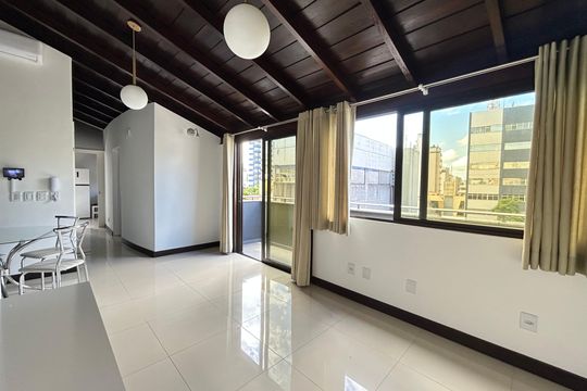 Sala de apartamento para alugar com 1 quarto, 102m² em Centro, Florianópolis