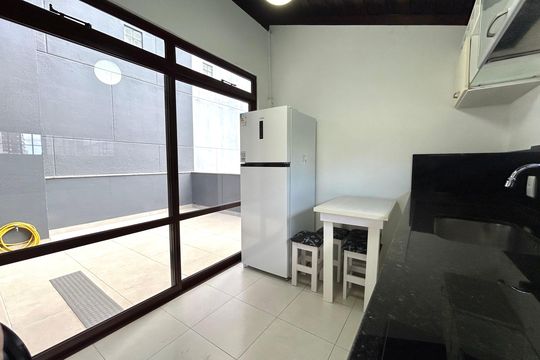 Cozinha de apartamento para alugar com 1 quarto, 102m² em Centro, Florianópolis