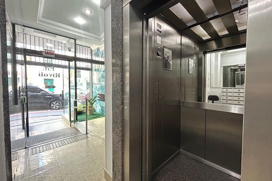 Elevador de apartamento para alugar com 1 quarto, 102m² em Centro, Florianópolis