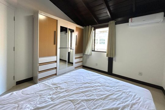 Quarto de apartamento para alugar com 1 quarto, 102m² em Centro, Florianópolis