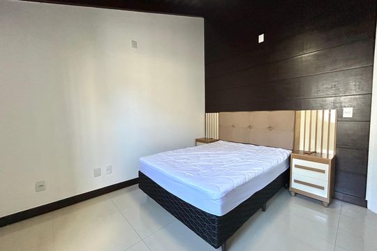 Quarto de apartamento para alugar com 1 quarto, 102m² em Centro, Florianópolis
