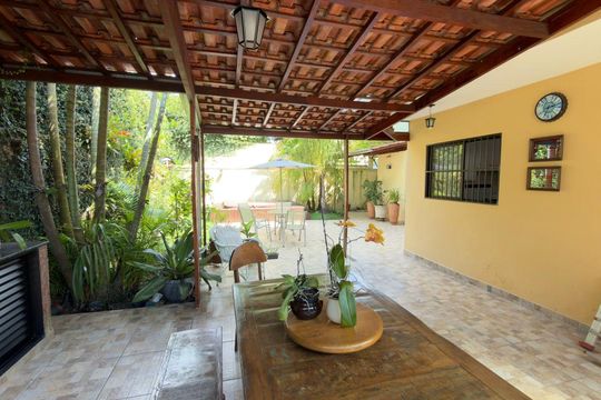 Casa à venda com 3 quartos, 380m² em Adalgisa, São Paulo