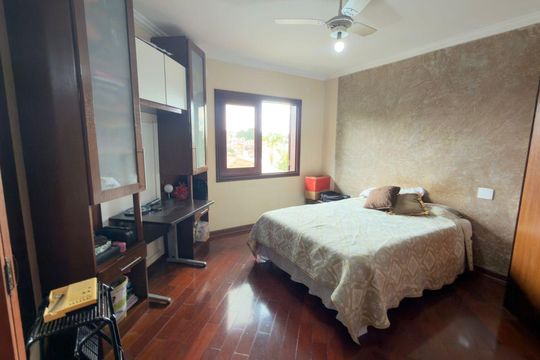 Casa à venda com 3 quartos, 380m² em Adalgisa, São Paulo