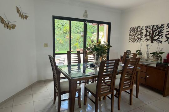 Casa à venda com 3 quartos, 380m² em Adalgisa, São Paulo