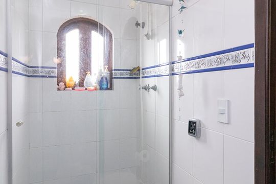 Banheiro da Suíte 2 de casa para alugar com 4 quartos, 315m² em Vila Talarico, São Paulo
