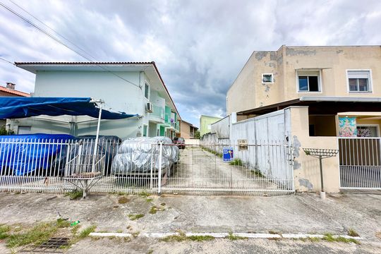 Fachada de apartamento para alugar com 2 quartos, 70m² em Ingleses Norte, Florianópolis