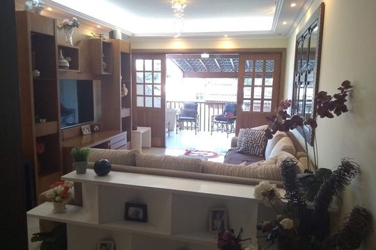 Casa de Condomínio para alugar com 2 quartos, 200m² em Jardim da Gloria, Cotia