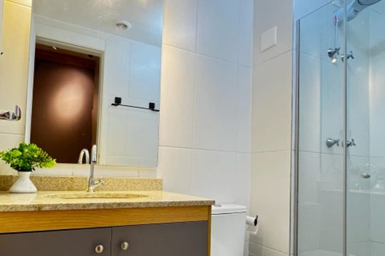 Banheiro de kitnet/studio à venda com 1 quarto, 26m² em Vila Clementino, São Paulo