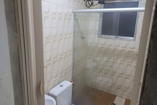 Banheiro de casa para alugar com 2 quartos, 100m² em Vila Santana, São Paulo
