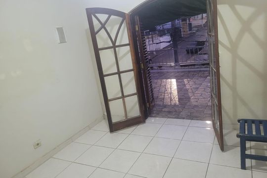 Quarto de casa para alugar com 2 quartos, 100m² em Vila Santana, São Paulo