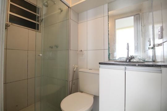 Banheiro Social de apartamento à venda com 2 quartos, 55m² em Taquara, Rio de Janeiro