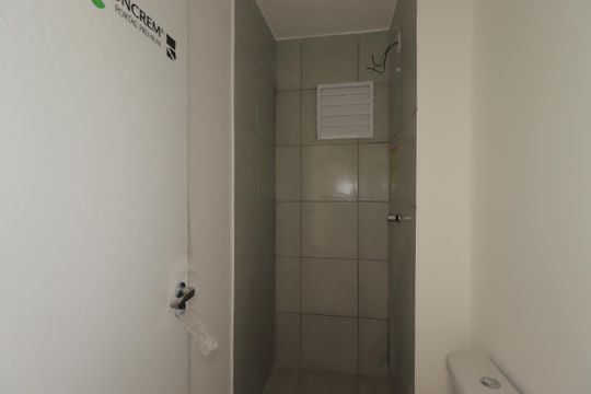Banheiro de apartamento para alugar com 2 quartos, 39m² em Parque das Nações, Santo André