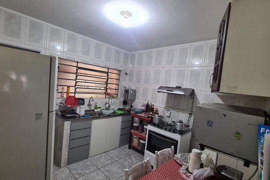 Cozinha de casa à venda com 3 quartos, 85m² em Vila do Castelo, São Paulo