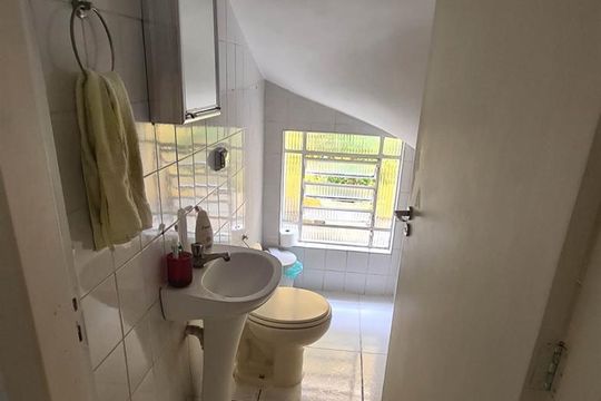 Banheiro de casa à venda com 3 quartos, 85m² em Vila do Castelo, São Paulo