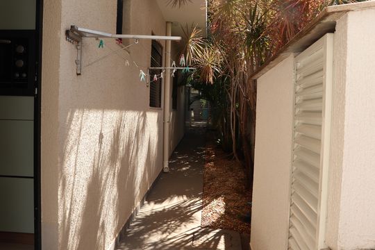Área de Serviço de casa de condomínio para alugar com 3 quartos, 181m² em Alphaville Araguaia, Goiânia