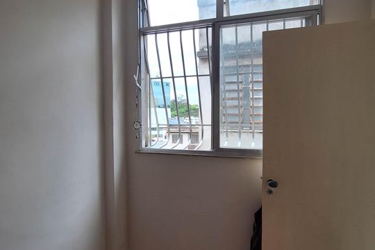 Quarto de Serviço de apartamento à venda com 2 quartos, 85m² em Centro, Niterói