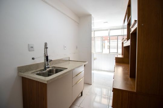Cozinha de apartamento à venda com 2 quartos, 52m² em Colégio, Rio de Janeiro